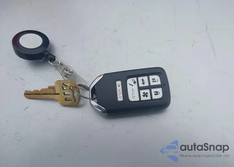 2018 Honda Clarity Plug-In Hybrid Touring z USA, uszkodzony, nr VIN JHMZC5F37JC010553